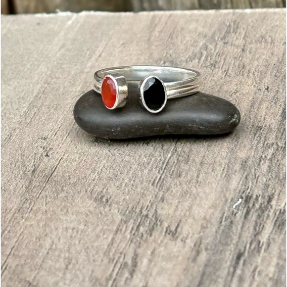 Carnelian & Onyx Ring - Picture 3 of 15